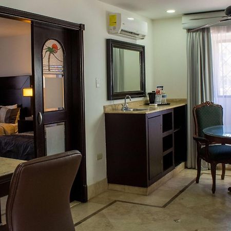 Wyndham Garden Los Mochis Plaza Inn Exterior foto