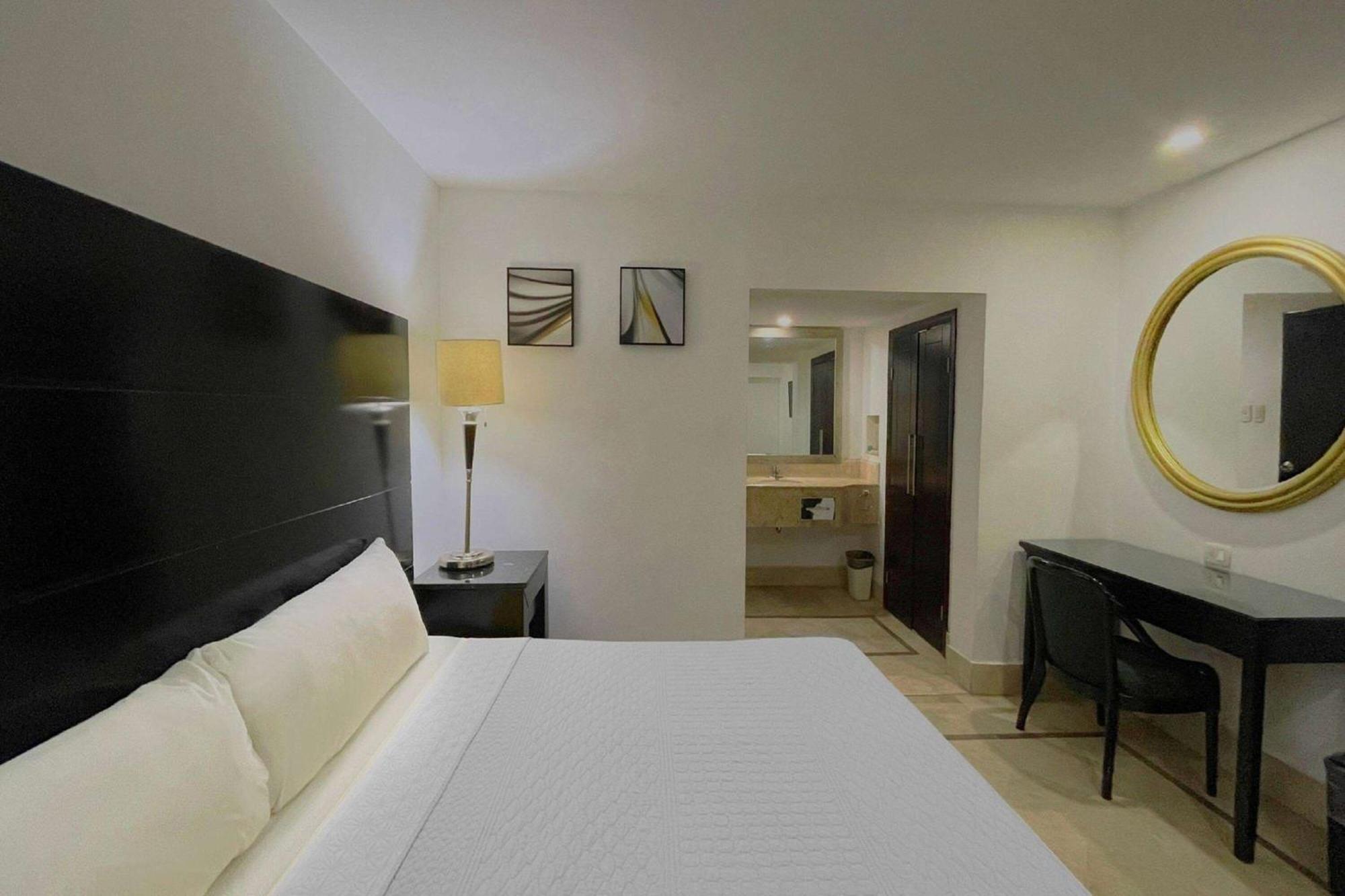 Wyndham Garden Los Mochis Plaza Inn Exterior foto