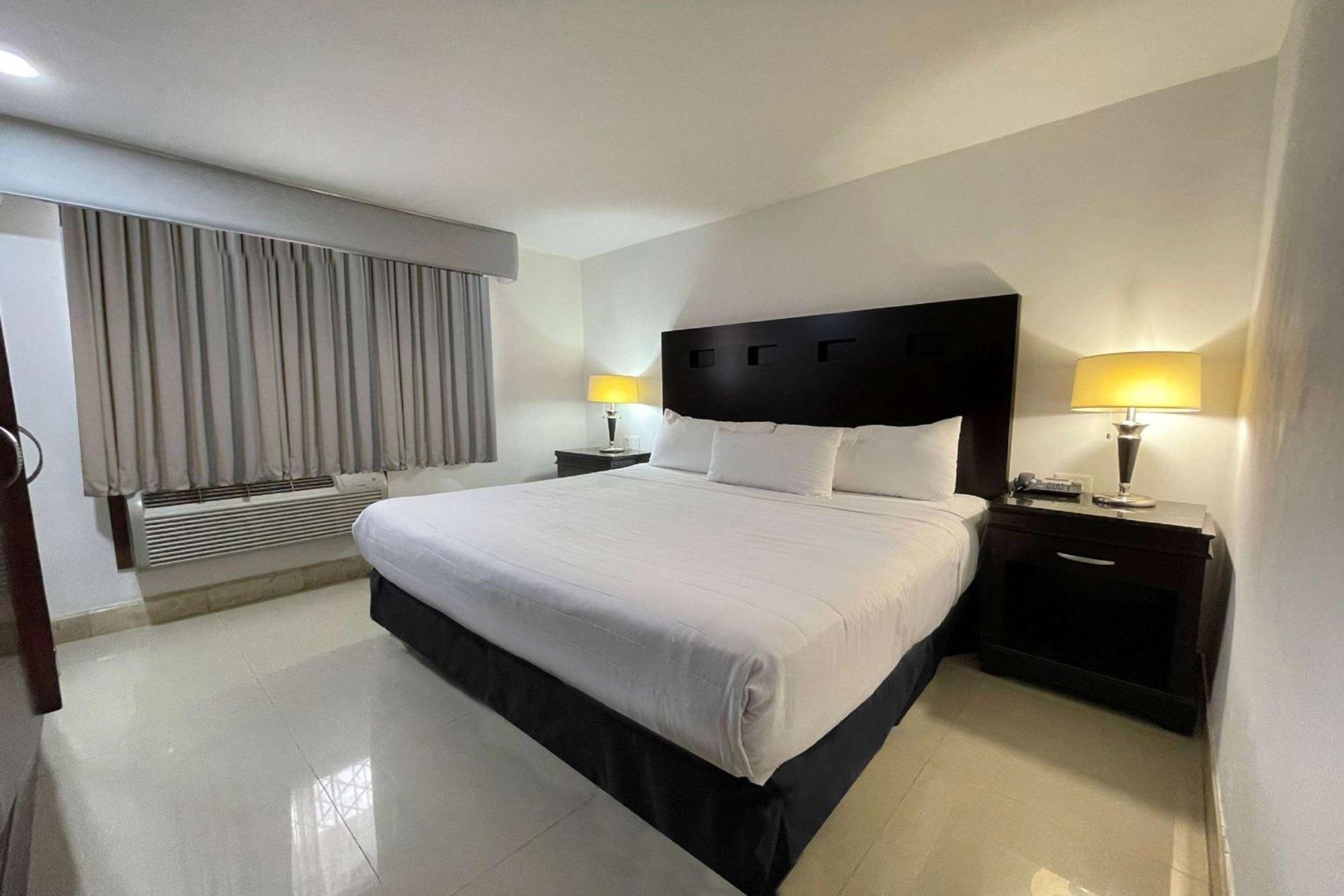 Wyndham Garden Los Mochis Plaza Inn Exterior foto